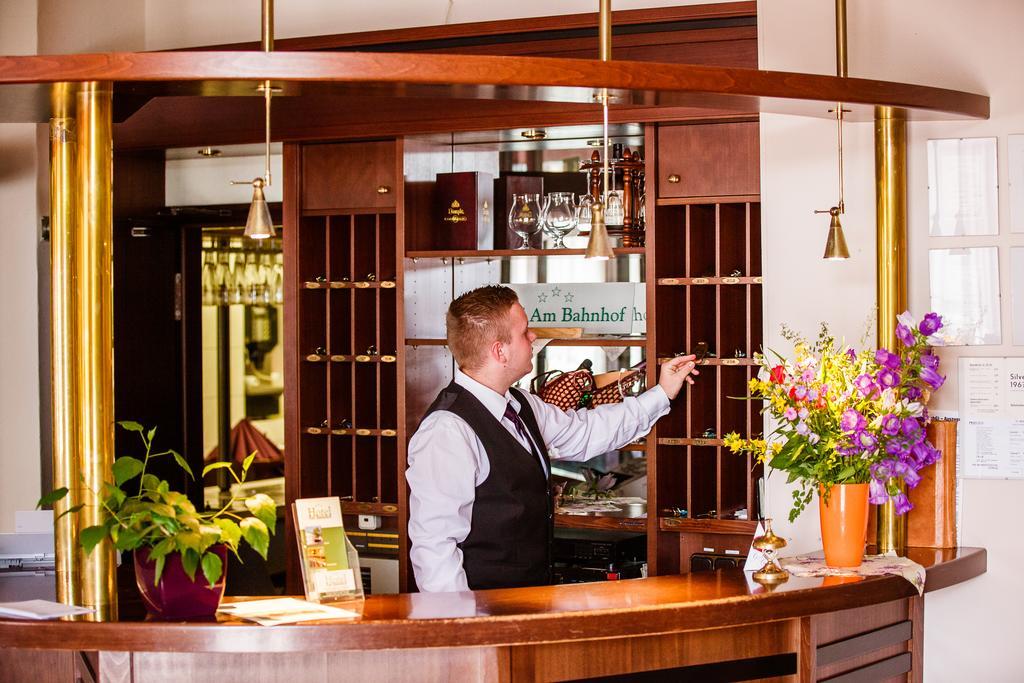 Hotel Am Bahnhof Стендаль Экстерьер фото